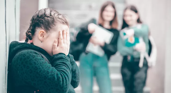 Akran Zorbalığı Nedir? Çocukların Dünyasında Sessiz Tehdit