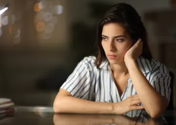 Sürekli Yetersiz Hissetmek Neden Olur ve Nasıl Geçer?