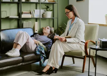 Psikolog Nedir ve Hangi Durumlarda Size Yardımcı Olabilir?