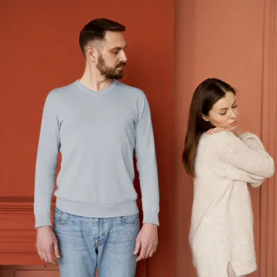 Gaslighting Nedir: Duygusal Manipülasyonun 7 Kritik İşareti