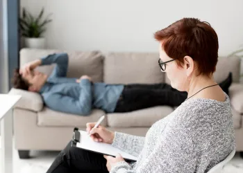 Kaç Çeşit Psikolog Var? (İhtiyacınıza Göre Doğru Uzmanı Bulma Rehberi)