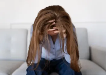 Kaygı Bozukluğu ile Anksiyete Aynı Şey mi? (Uzman Psikolog Açıklıyor)