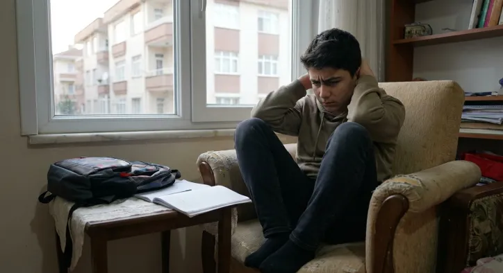 Ergenlik Dönemi Sorunları: Klinik Derinlikte Bir Analiz ve İyileşme Rehberi