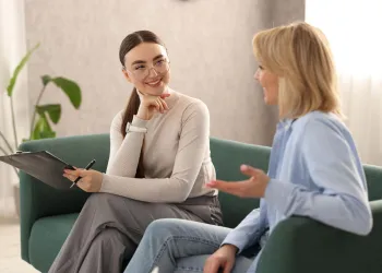 Psikiyatri ve Psikolog Farkı Nedir? Ruh Sağlığında Doğru Yol Haritası