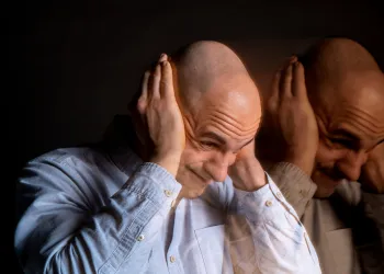 Şizofreni Belirtileri Nelerdir? Uzman Klinik Psikolog Rehberi ve Önemli Uyarılar