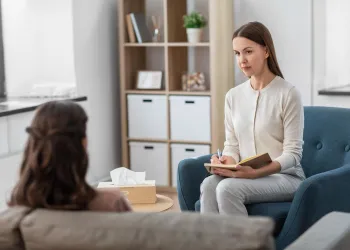 Psikolog Yakuplu: Ruhsal Dengede Profesyonel Rehberlik ve Terapi