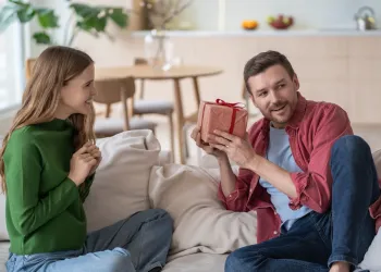 İlişkide Sürekli Fedakârlık Yapmak Sağlıklı mı?